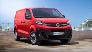 Unter anderem sind Vivaros aus dem Produktionszeitraum April 2019 bis Mai 2021 von einem aktuellen Rückruf betroffen. (Opel Automobile GmbH)