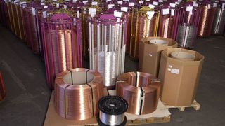 Auf Basis hochwertigen Kupfers fertigt Nexans Drähte und Litzen, die das Weiterverarbeiten zu langlebigen Qualitätskabeln und -leitungen ermöglichen. (Archiv: Vogel Business Media)
