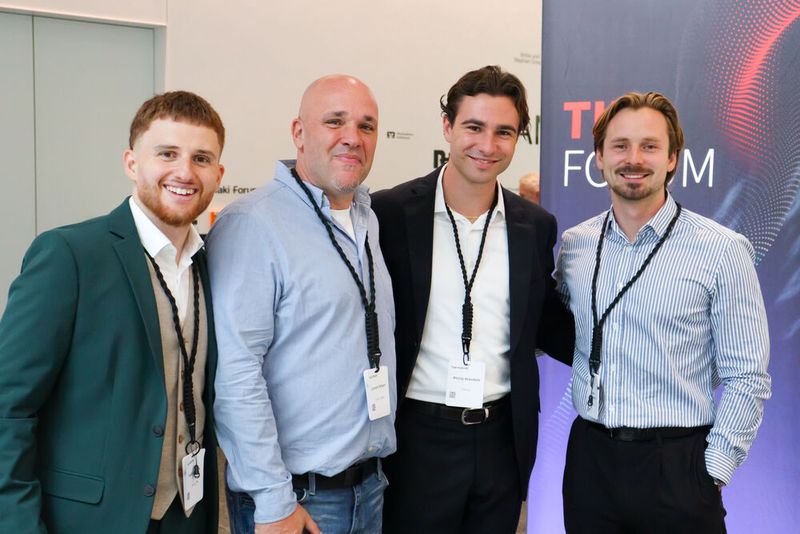 (V. l.) Yasin Leikam (TIM), Carsten Schorr (Telonic), Philip Wandelt (TIM) sowie Marwin Nowakowski (Crowdstrike) (Bild: TIM)