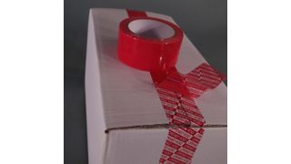 Das Fingerprint-Tape von Schümann hat einen guten Auslöseeffekt auf fast allen Metall-, Kunststoff-, Kartonage- und Folienoberflächen. (Bild: Schümann)