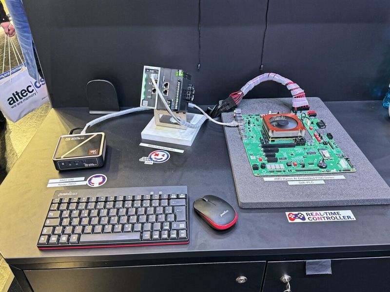 Hardware-Vielfalt: Die Demo auf der Embedded World zeigt CtrlX OS auf drei verschiedenen AMD-Plattformen – vom kompakten x86-Rechner bis zur echtzeitfähigen Steuerung. (Bild: mc/VCG)