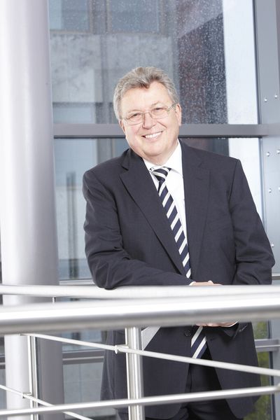 VDMA-Präsident Dr. Reinhold Festge. „Unsere stete Suche nach neuen Märkten ist und bleibt der Schlüssel unseres Erfolgs. Dabei können wir unsere Vorteile ganz gezielt nutzen. Sei es bei der Entwicklung angepasster Produkte für sich entwickelnde Märkte, sei es der Ausbau eines profitablen Servicegeschäfts oder die Chancen, die mit dem Schlagwort Industrie 4.0 verbunden sind.“ (Bild: VDMA)