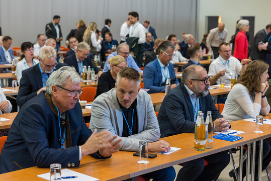 Mit rund 240 Teilnehmern unterstrich die DKG-Jahrestagung einmal mehr die Rolle der Fachgesellschaft als wichtige Plattform der gesamten Kautschukbranche.(Bild:  DKG / Stefan Wüsten)