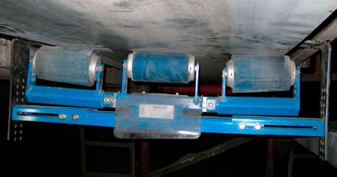 Die Manuzent Novum kann flach für den Untergurt oder 30° gemuldet für den Obergurt eingesetzt werden.(Bild:  Stricker)