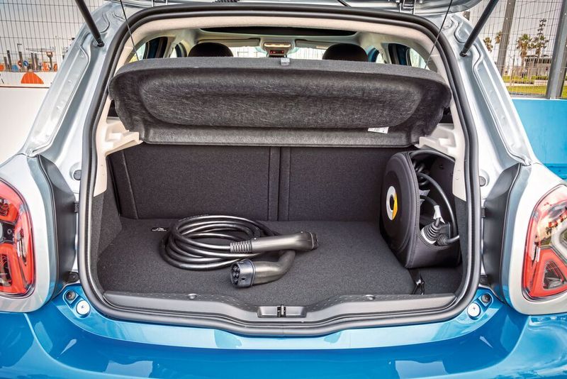 Der Kofferraum hat ein Volumen von 260 bis 350 Liter. (Smart)
