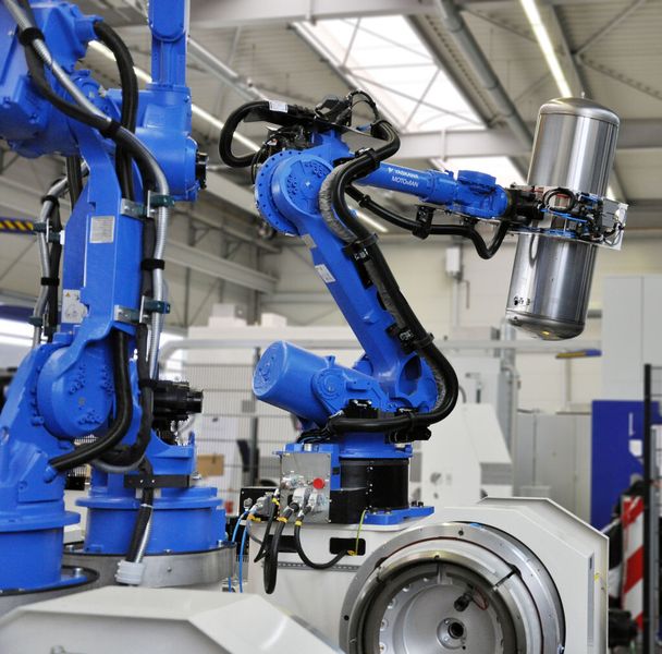 Weil Technology offeriert heute variantenreiche Produktionsanlagen für 2- und 3-teilige Behälter. (Bild: Weil Engineering)