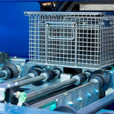 Combining standard processes — such as steam degreasing, spray and immersion cleaning, and injection flush washing — with technologies like Ultrasound, Ultrasound Plus, and Pulsated Pressure Cleaning (PPC) enables the efficient and sustainable cleaning of various parts with high cleanliness requirements. (Source: Ecoclean)