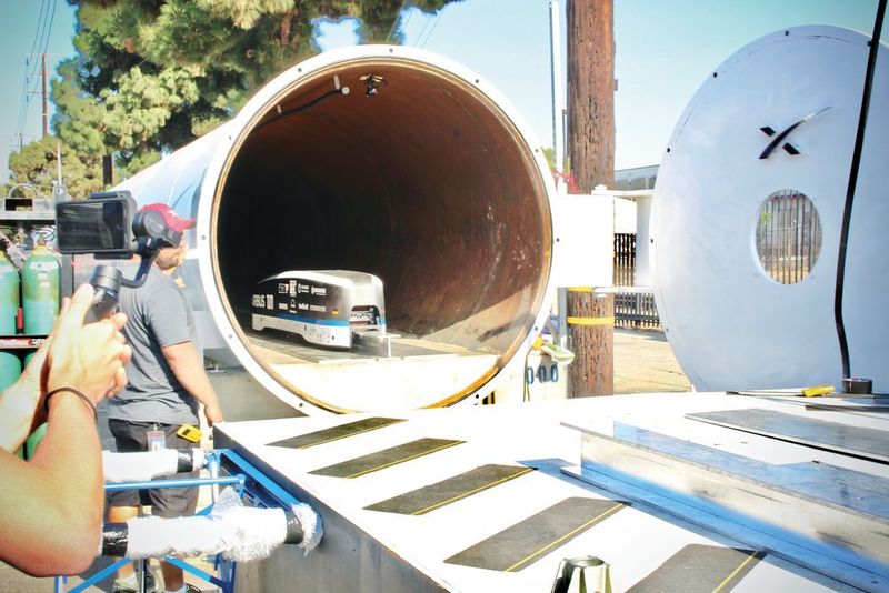 Der Pod des Warr Hyperloop Teams war einer der kleinsten im Wettbewerb. In der Röhre beschleunigte die Kapsel auf 324 Stundenkilometer und war damit mit Abstand die schnellste im Wettbewerb.  (Warr Hyperloop/TU München)