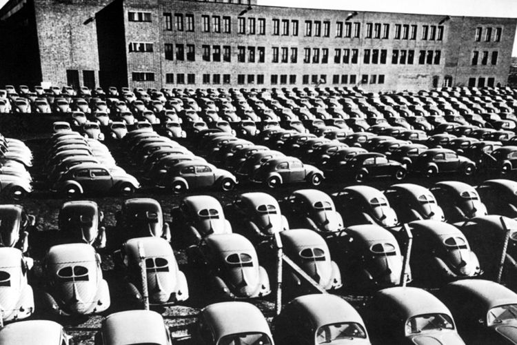 Massenproduktion ab 1946: Der VW Käfer war über Jahrzehnte das meistverkaufte Auto der Welt. (Foto: VW)