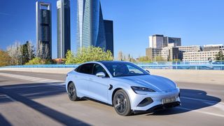 Die chinesische Regierung regiert auf die schnelle Adoption von E-Autos und Hybriden und verschärft die Reglementierungen.  (Bild: BYD)