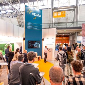 Das VDMA Technologieforum gibt es auch 2026 wieder auf der AMB.(Bild:  Messe Stuttgart)
