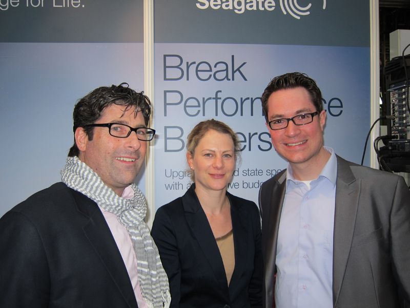 v. l. Nigel Bissette und Barbara Meister, Seagate, und Volkan Weißenberg, ALSO (IT-BUSINESS)