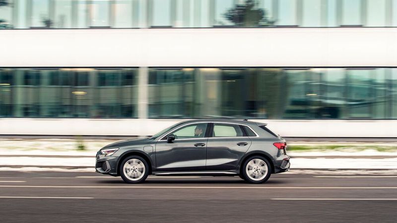  (AUDI AG)