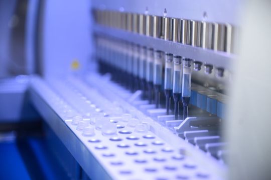Die Arbeitsgruppe PGC Anxiety identifizierte in der genomweiten Assoziationsstudie 74 Positionen im Genom, an denen genetische Unterschiede mit Angstsymptomen in Zusammenhang standen. (Bild:  © Daniel Peter / UKW)
