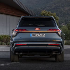 Große Klappe und viel dahinter: Der Kofferraum lässt sich auf deutlich über zwei Kubikmeter erweitern.(Bild:  Audi)
