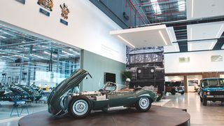 Jaguar Land Rover hat sieben Millionen Pfund in den Bau eines modernen Klassikcenters investiert. (Jaguar Land Rover)