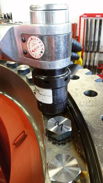 Verdrehsichere Unterlegscheiben sorgen beim SGA während der Montage dafür, dass ohne Reaktionsarm verschraubt werden kann. (Bild: AdSV)