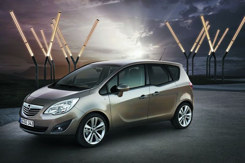 Die Fondtüren des neuen Opel Meriva öffnen sich gegenläufig zu den vorderen Türen und sollen den Einstieg erleichtern. (Archiv: Vogel Business Media)