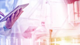 Das Absolventenbarometer von Trendence beleuchtet u.a. die Top-Arbeitgeber von Studenten aus den Naturwissenschaften (Symbolbild). (©Blue Planet Studio - stock.adobe.com)