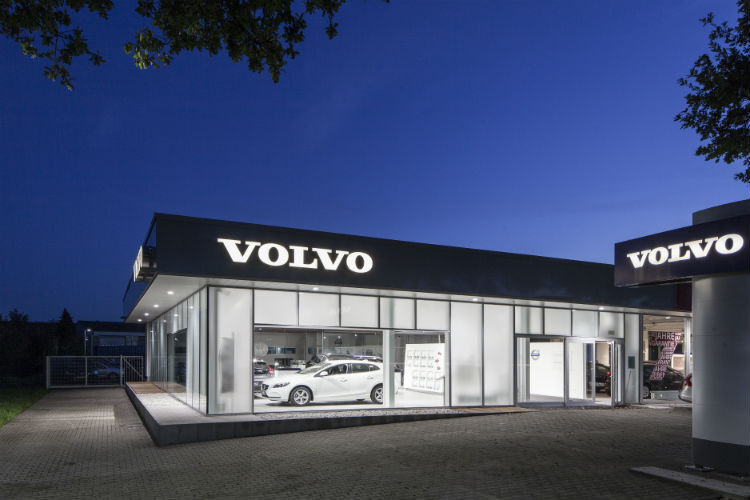 Das Autohaus Lauff in Geldern hat das neue Konzept erstmals in einem Mehrmarkenautohaus umgesetzt. (Foto: Volvo)
