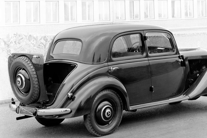 Der 170 D im Jahr 1949 in der Hinteransicht. (Daimler)