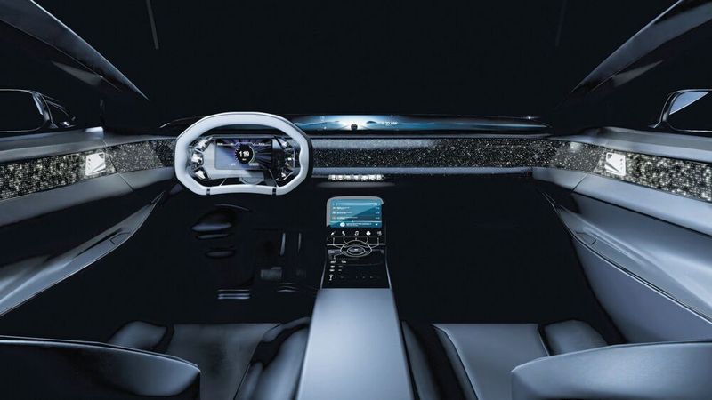 Attractive decors with sustainable materials, easy-to-read displays, integration of light and touch functions - these are just some of the trends for plastics in car interiors.(Image: Short)