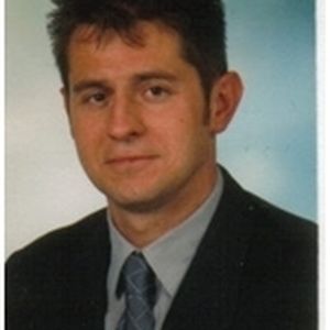 Alexander Weitzel ist ebenfalls Technik-Profi und bekleidet die Position des Network Consultant.