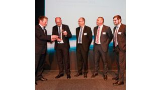 Ferdinand-Gross-Geschäftsführer Thomas Erb nimmt den DB-Lieferantenpreis entgegen. (Ferdinand Gross)