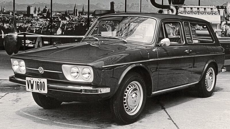 Der in Brasilien von 1968 bis 1980 gebaute VW 1600 unterscheidet sich optisch und technisch vom europäischen Modell. Den brasilianischen VW 1600 gab es auch mit vier Türen. (VW AG)