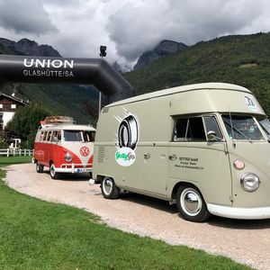 Die Ausfahrten am Steuer eines Original-T1 sind ein Highlight für jeden Auto-Interessierten.(Bild:  GETTYGO GmbH)