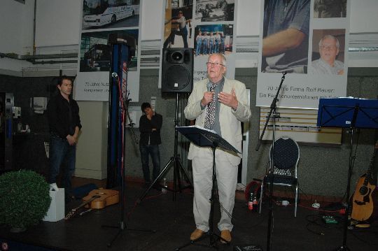 Zudem stand der 75. Geburtstag von Senior Klaus Bauer im Mittelpunkt. (Archiv: Vogel Business Media)