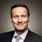 Titel, Name: Patrick Wohlhauser Geburtsjahr, -ort: 1964 in Tafers, Fribourg/Schweiz Funktion: Mitglied des Vorstands Firma:Evonik Industries AG  Ausbildung: 1984-1989 Studium der Betriebswirtschaft an der Universität Fribourg/Schweiz Abschluss: Betriebswirt Accelerated Management Development Programme (London Business School)  Berufliche Laufbahn: 1990-1992 Operational Auditor bei der Sandoz International AG, Basel 1992-1993 Teamleiter Operational Auditing bei Sandoz 1993-1994 Betriebsleiter der MBT Schweiz AG, Zürich  1995 Leiter des Vertriebs bei MBT Schweiz 1995-1996 Marktsegmentleiter Water Structures für MBT EUROPE in Evry 1997-2001 Président Directeur Général der MBT FRANCE, Evry 2002-2004 Leiter des Geschäftsbereichs Construction Systems Europe bei der Degussa AG, Trostberg 2005-2007 Leiter des Geschäftsbereichs Exklusivsynthese & Katalysatoren bei Degussa, Hanau 2007-2008 Mitglied der Geschäftsführung der Evonik Degussa GmbH in Hanau 2009-2011 Vorsitzender der Geschäftsführung der Evonik Degussa GmbH in Essen Seit 2011 Mitglied des Vorstandes der Evonik Industries AG, Ressortverantwortung für das Segment Consumer, Health & Nutrition (Bild: Evonik)