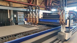 Vier der sechs Autogen-Maschinenbrenner Alfa 227 von Messer Cutting Systems im Einsatz. (Bild: Wagner Stahl)