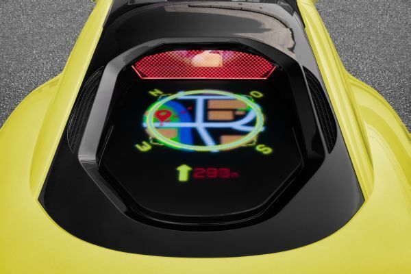 Der hybride Sportwagen Σtos: unterwegs mit persönlichem Autopilot und Drohne. (Rinspeed)