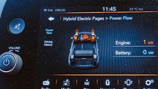 Antriebsstatus im Fiat-Infotainment-Screen (Bild: Fiat)