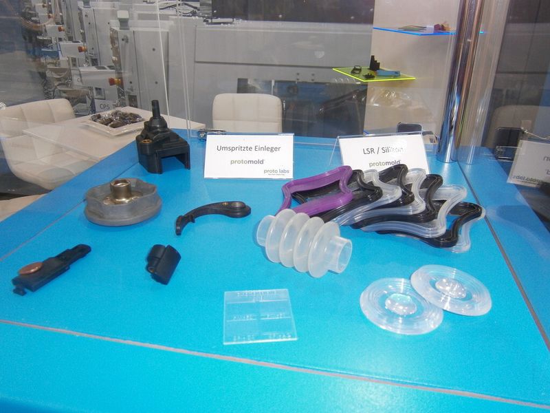 Einige Impressionen von der Moulding Expo-Premiere. (Bild: Königsreuther)