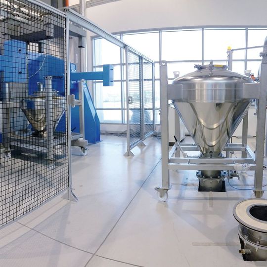 Mischen – direkt in den eigenen Lager-, Transport- oder Aufsatzbehältern möglich(Bild:  Muhr)