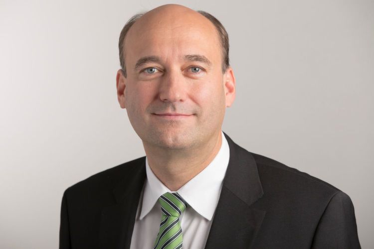 Dr. Thomas Steckenreiter ist als stellvertretender Vorstandsvorsitzender bei Samson tätig und übernimmt als Chief Technology Officer zusätzlich den Bereich Human Resources und Services.  Unsere Bildergalerie „In aller Kürze: Personalmeldungen aus der Prozessindustrie“ zeigt Ihnen kompakt die personellen Veränderungen in den Chefetagen der deutschen Prozess- und Chemieindustrie. Den jeweiligen passenden Beitrag finden Sie hier. (Bild: Samson)