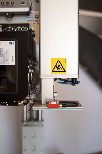 Statt mit Druckluft wird der Spendearm elektrisch per Schrittmotor angetrieben. (Bluhm Systeme)