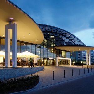 Abbildung 1: Bereits der Eingangsbereich des Johannesbades in Bad Füssing ist beeindruckend…
