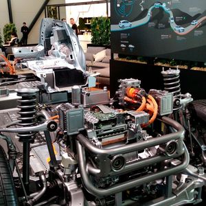 Die Basis für den EQC ist die EVA (Electric Vehicle Architecture) I genannte Plattform.(Bild:  Thomas Günnel)