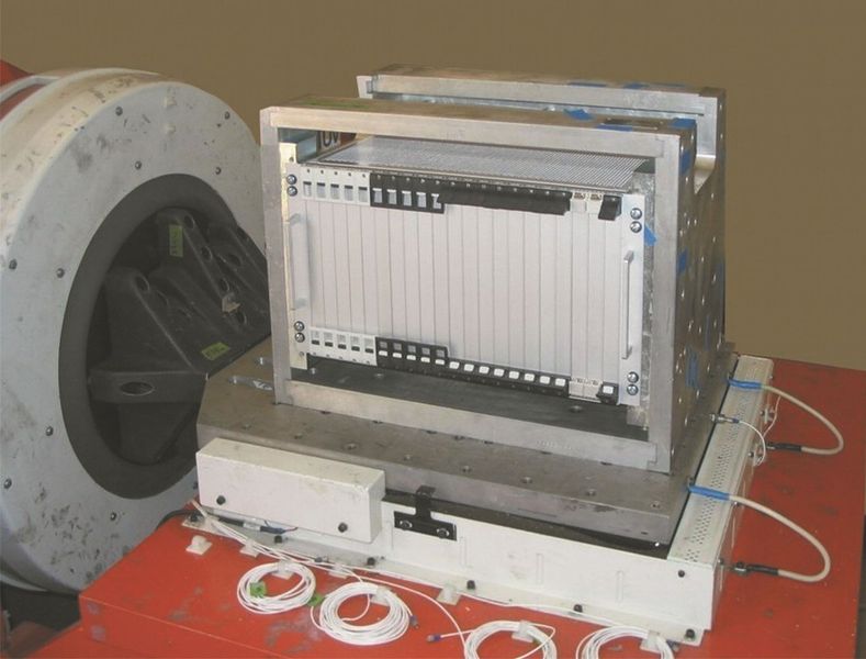 Schock- und Vibrationstest nach MIL 810G und IEC 61587-1, Anforderungsstufe DL 2 und DL3 (Schroff)