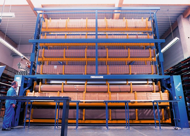 Immer munter rauf und runter	 Paternoster des Unternehmens Schwab werden überwiegend bei Kunden aus Handwerk, Handel und Industrie eingesetzt – von der Automobilindustrie über die Pharmabranche oder gar für den privaten Einsatz. (Bild: Schwab)