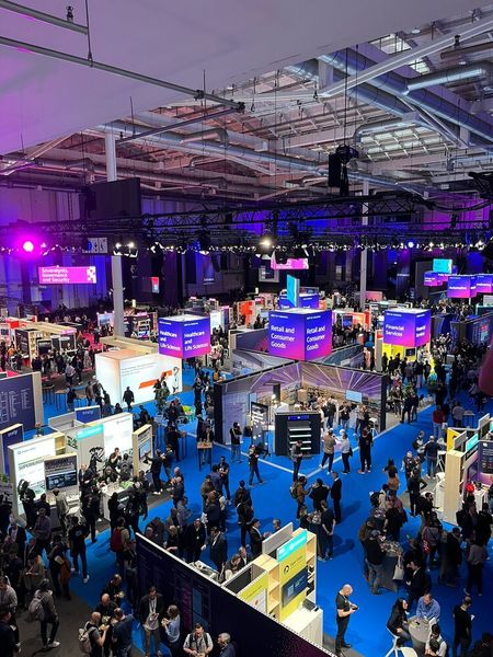 101 Sponsorenpartner präsentierten sich auf den Ausstellungsflächen. (Bild: Vogel IT-Medien)