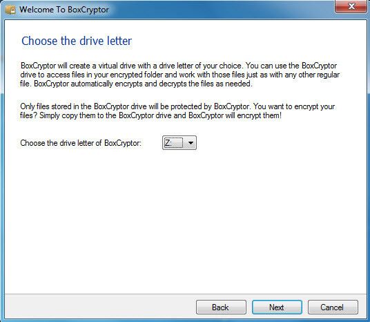 Für eine einfache Verbindung legt Boxcryptor Classic im Windows-Explorer ein neues Laufwerk an. Dieses ist mit dem Verzeichnis verknüpft, welches sich wiederum im synchronisierten Verzeichnis des Cloudspeichers befindet. Anwender müssen daher Dateien im Windows-Explorer nur in das entsprechende Verzeichnis kopieren.  Hierbei darf es sich auch um eine Netzwerk-Freigabe handeln. (Thomas Joos)
