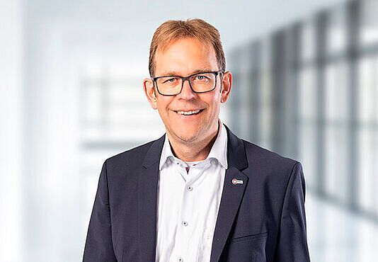 Jürgen Oswald wird zum 1. November 2026 neuer Finanzvorstand der Maschinenfabrik Berthold Hermle AG.(Bild:  Maschinenfabrik Berthold Hermle AG)