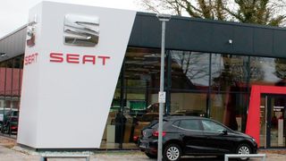 Das Autohaus Penning hat in Neuenburg/Friesland sein Seat-Geschäft mit einem neuen Showroom auf neue Füße gestellt. (Penning)