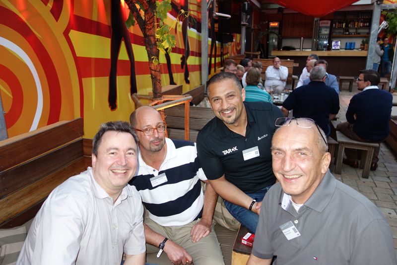 (v. l.) Andreas Oelenberg, Tarox, Markus Leibold, Eaton Electric, Ecevit Güneser, Tarox, und Roland Lommer, Eaton Electric (Bild: IT-BUSINESS)