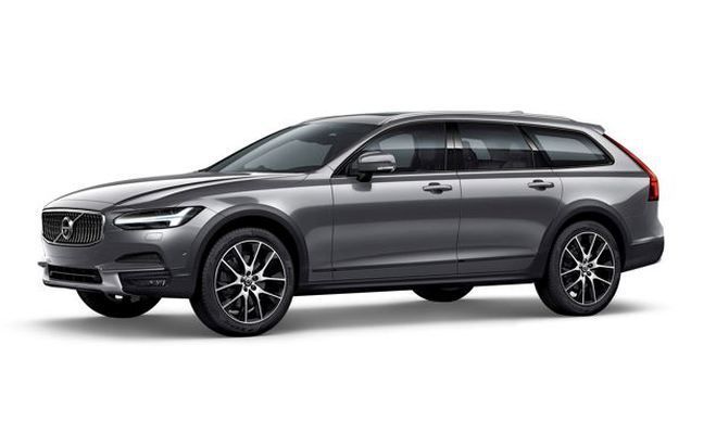 Volvo V90 Cross Country – Red Dot Award 2017: Der Personenkraftwagen von Volvo, Gothenburg, Schweden folgt der neuen Designsprache des Herstellers und basiert auf dem Kombi Volvo V90. Im Vergleich zum Volvo V90 bietet der V90 Cross Country eine höhere Bodenfreiheit und ein breiteres Radhaus. Die Front ist geprägt durch einen schwarzen Grill mit Chromapplikationen, zudem hat der Wagen vorne einen Unterfahrschutz. Der Volvo V90 Cross Country ist auf der Straße dynamisch und komfortabel, gleichzeitig verfügt er über gute Offroad-Fahreigenschaften. (Bild: Volvo/Red Dot)