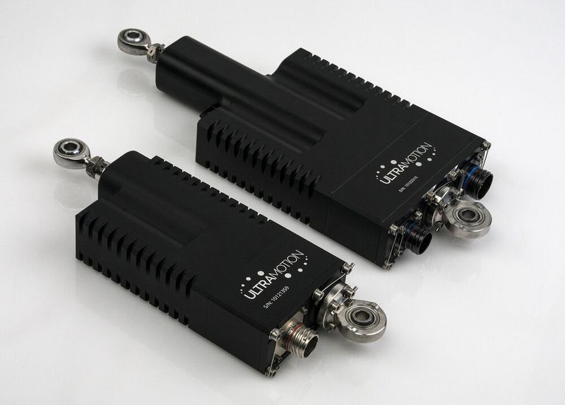 Die L-Serie bietet hochpräzise lineare Positionierung mit maximaler Regelsteifigkeit und optionaler Systemredundanz und eignet sich für sicherheitskritische, präzise Linearbewegung z.B. in der Flugsteuerung.  (Bild: Ultra Motion)